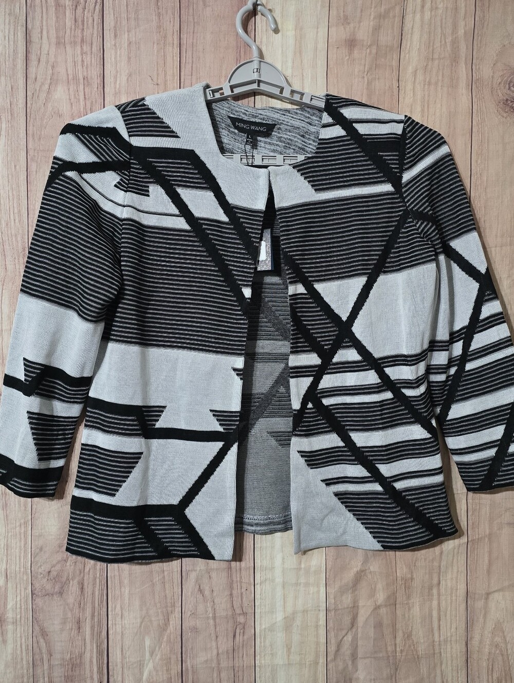 Ming Wang cardigan sweater  black & white geometric pattern Size Large NWT